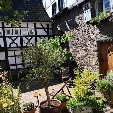Fuenf Giebel Eck In Der Freiheit Am Ruhrtalradweg Hotel Wetter  Luaran gambar