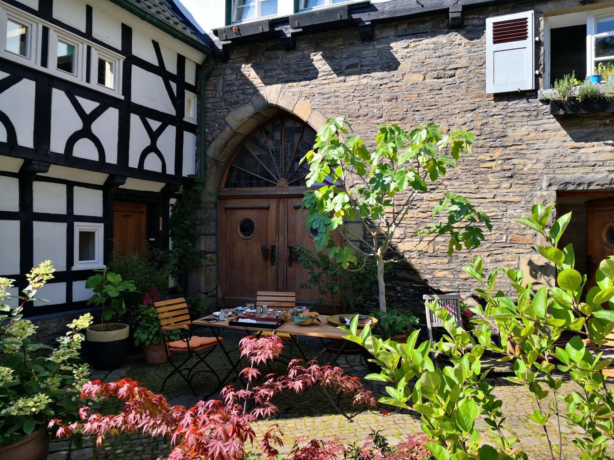 Fuenf Giebel Eck In Der Freiheit Am Ruhrtalradweg Hotel Wetter  Luaran gambar
